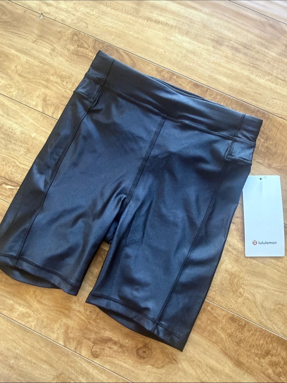 lululemon Brand New Satin Shine HR Short 6”